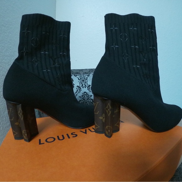 Authentic Louis Vuitton Silhouette Black Monogram Boots Size 39 EU - Picture 1 of 9